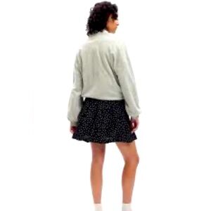 GAP Y2K Pleated Silk Black Mini Skirt Flared with pink dots Size 1